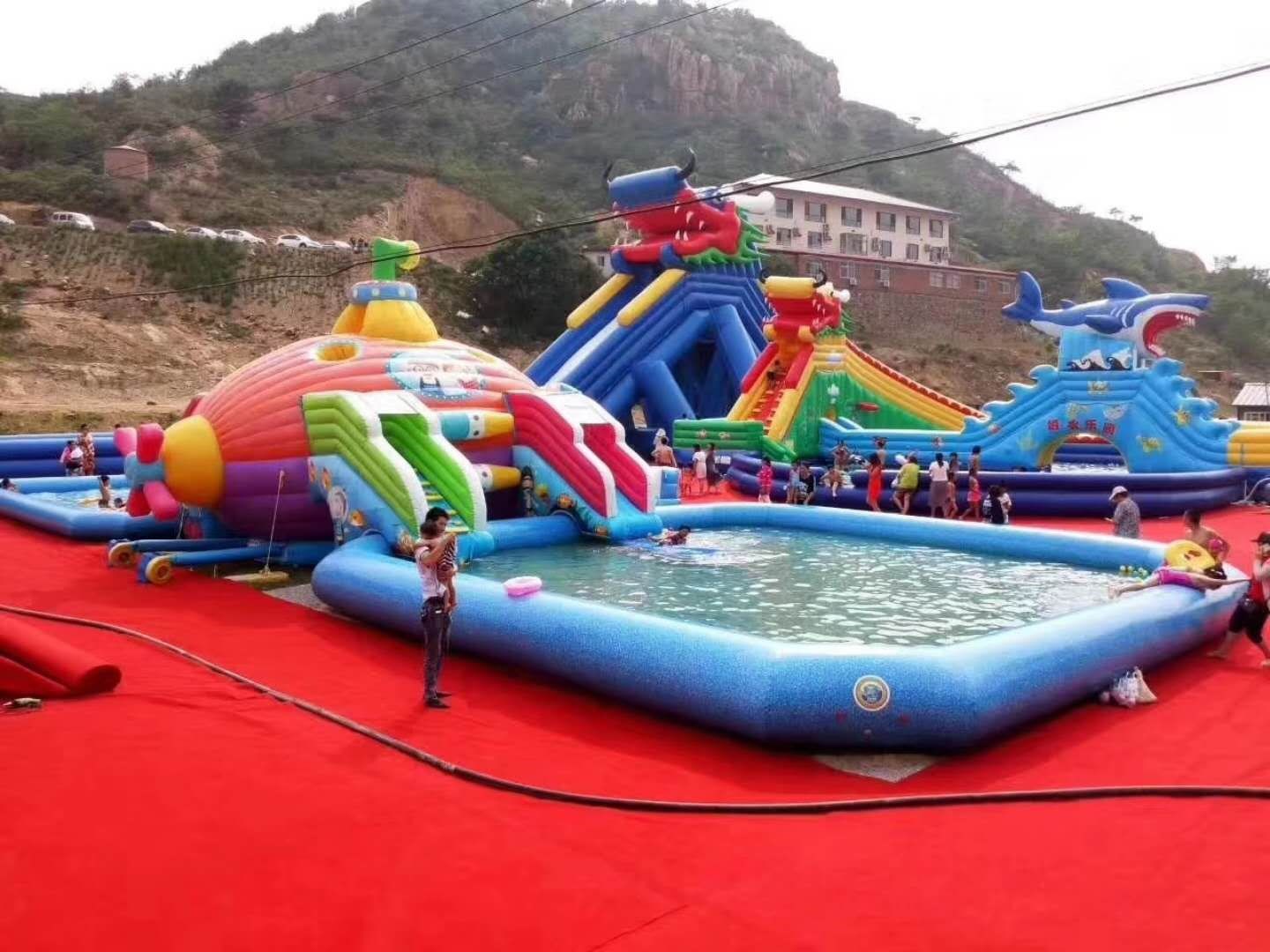 金湾深海潜艇充气水上乐园